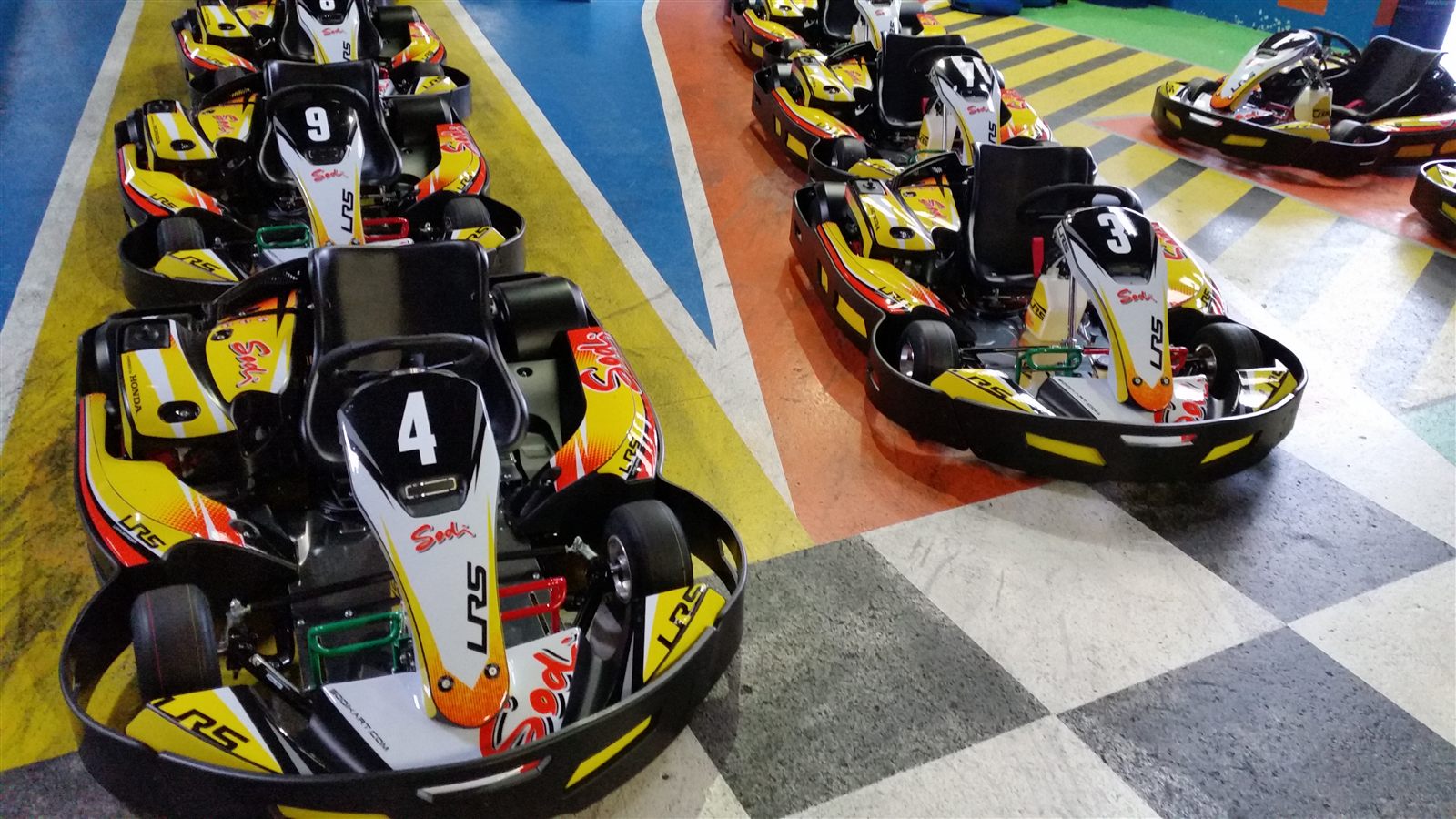 Karts enfants Sodi LR5 alignés